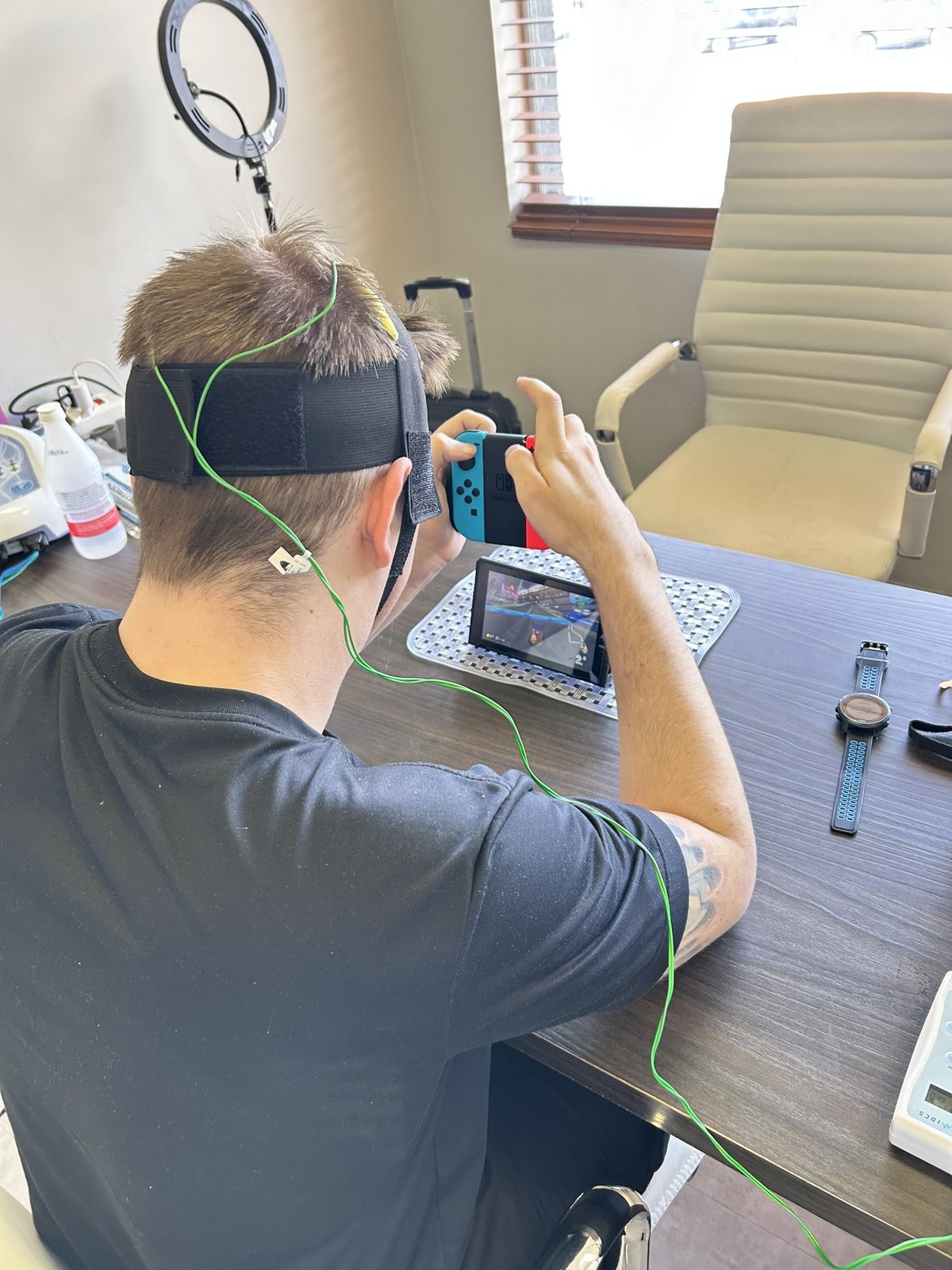 Aplicação de Neuromodulação tDCS em consulta clínica